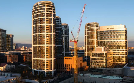 [Job Story] Three Liebherr Cranes Build Slovakia’s Tallest Skypark Tower