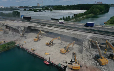 [Job Story] Epiroc HB 4100 Hydraulic Breakers at Work on a Demolition Site in Germany