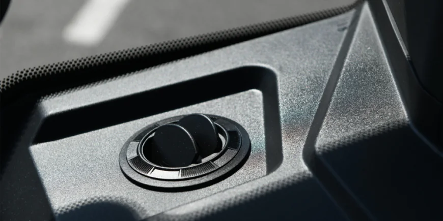 Guaranteed operating comfort: air conditioning as standard on the RTH, TH and HTH ranges